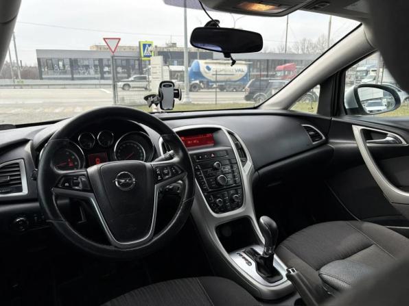 Opel Astra J Рестайлинг с пробегом 2012 года, цена 590 000 рублей, 243000 км, универсал, Автокод Объявления