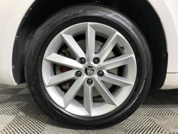 Skoda Superb II Рестайлинг с пробегом 2015 года, цена 1 260 000 рублей, 186231 км, лифтбек, Автокод Объявления
