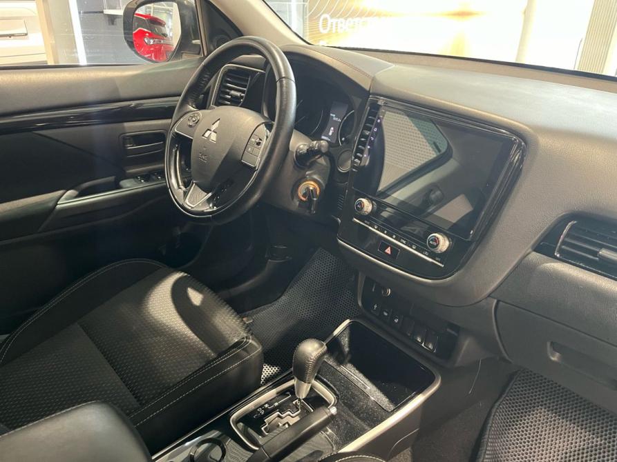 Mitsubishi Outlander III Рестайлинг 3 Екатеринбург  - изображение 14