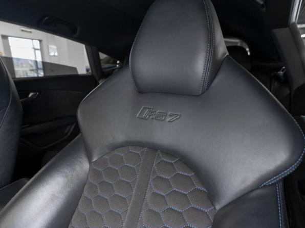 Audi RS 7 I (4G) Рестайлинг с пробегом 2016 года, цена 4 950 000 рублей, 115000 км, хэтчбек, Автокод Объявления