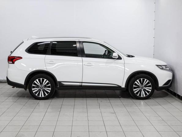 Mitsubishi Outlander III Рестайлинг 3 с пробегом 2019 года, цена 1 900 000 рублей, 244905 км, внедорожник, Автокод Объявления
