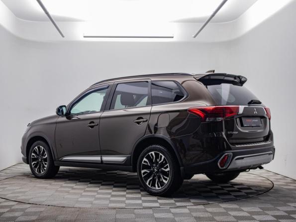 Mitsubishi Outlander III Рестайлинг 3 с пробегом 2022 года, цена 2 274 000 рублей, 141707 км, внедорожник, Автокод Объявления