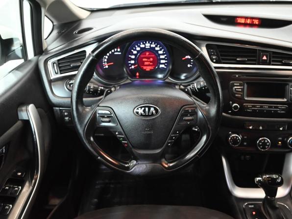 Kia Ceed II Рестайлинг с пробегом 2017 года, цена 1 250 000 рублей, 181934 км, хэтчбек, Автокод Объявления