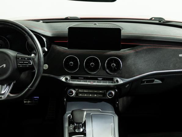 Kia Stinger I Рестайлинг с пробегом 2022 года, цена 3 240 000 рублей, 49000 км, лифтбек, Автокод Объявления