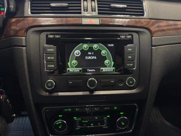 Skoda Superb II Рестайлинг с пробегом 2013 года, цена 949 000 рублей, 307000 км, лифтбек, Автокод Объявления
