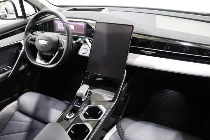 Geely Atlas II с пробегом 2024 года, цена 2 910 000 рублей, 28211 км, внедорожник, Автокод Объявления