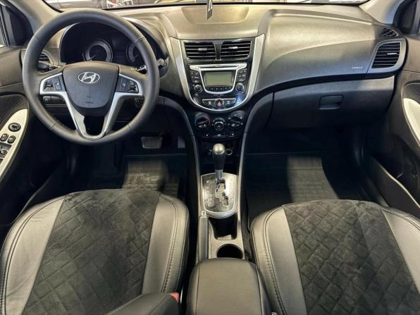 Hyundai Solaris I с пробегом 2014 года, цена 950 000 рублей, 218455 км, седан, Автокод Объявления