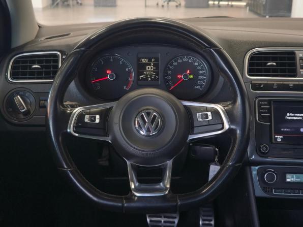 Volkswagen Polo V Рестайлинг с пробегом 2018 года, цена 1 399 000 рублей, 143922 км, седан, Автокод Объявления
