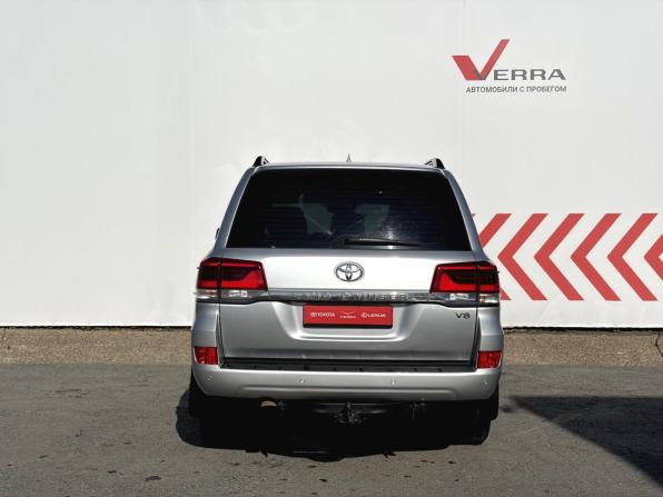 Toyota Land Cruiser 200 Series Рестайлинг 2 с пробегом 2018 года, цена 6 800 000 рублей, 170511 км, внедорожник, Автокод Объявления