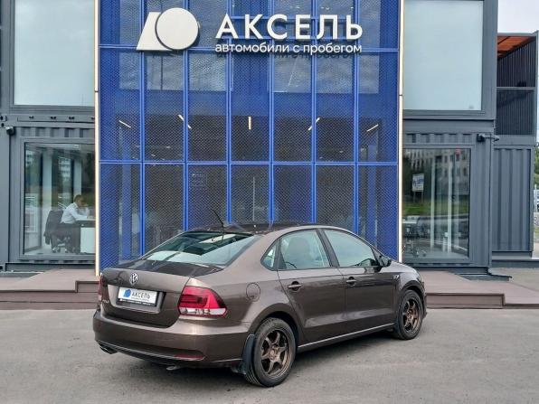 Volkswagen Polo V Рестайлинг с пробегом 2018 года, цена 1 299 000 рублей, 111000 км, седан, Автокод Объявления