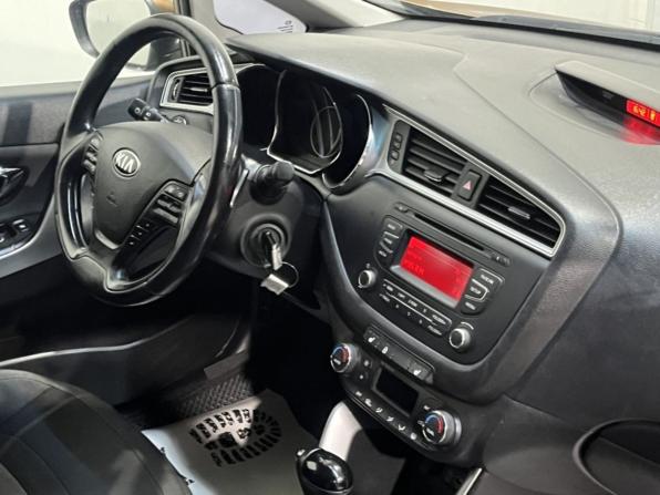 Kia Ceed II Рестайлинг с пробегом 2016 года, цена 1 125 000 рублей, 203460 км, хэтчбек, Автокод Объявления