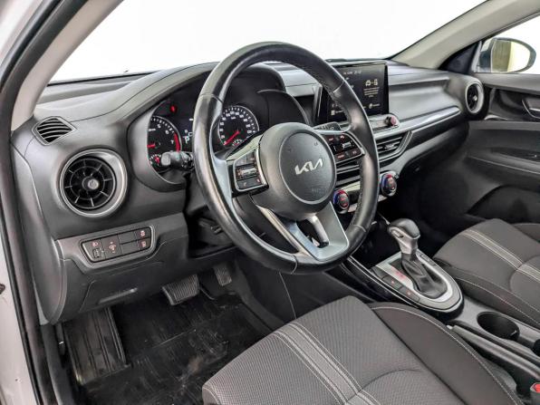 Kia Cerato IV Рестайлинг с пробегом 2022 года, цена 1 699 000 рублей, 131444 км, седан, Автокод Объявления