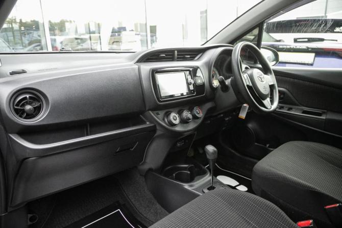 Toyota Vitz III (XP130) Рестайлинг с пробегом 2018 года, цена 828 000 рублей, 141600 км, хэтчбек, Автокод Объявления