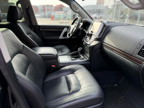 Toyota Land Cruiser 200 Series Рестайлинг 2 с пробегом 2016 года, цена 5 850 000 рублей, 241284 км, внедорожник, Автокод Объявления