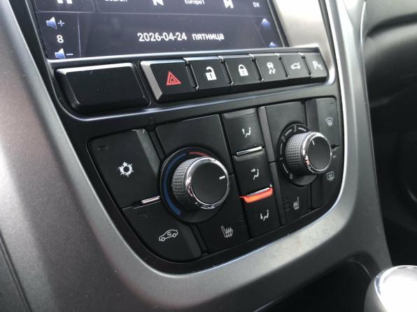 Opel Astra J Рестайлинг с пробегом 2013 года, цена 749 300 рублей, 185000 км, хэтчбек, Автокод Объявления