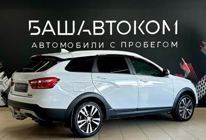 Lada (ВАЗ) Vesta I с пробегом 2021 года, цена 1 345 000 рублей, 52686 км, универсал, Автокод Объявления