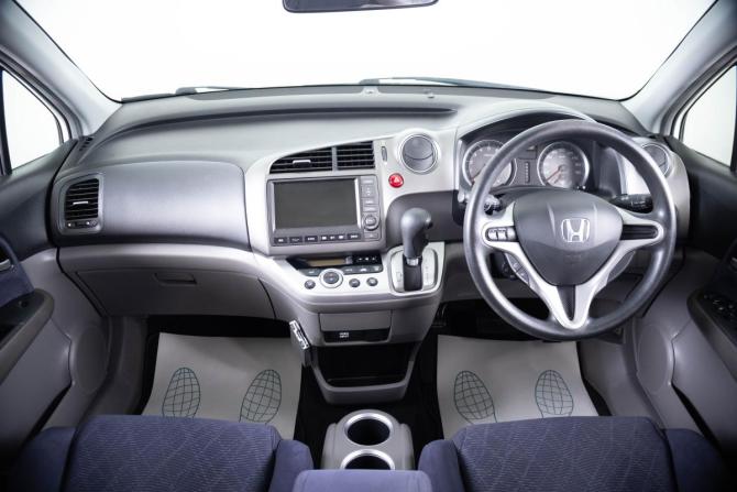 Honda Stream II Рестайлинг с пробегом 2010 года, цена 1 329 000 рублей, 123000 км, компактвэн, Автокод Объявления
