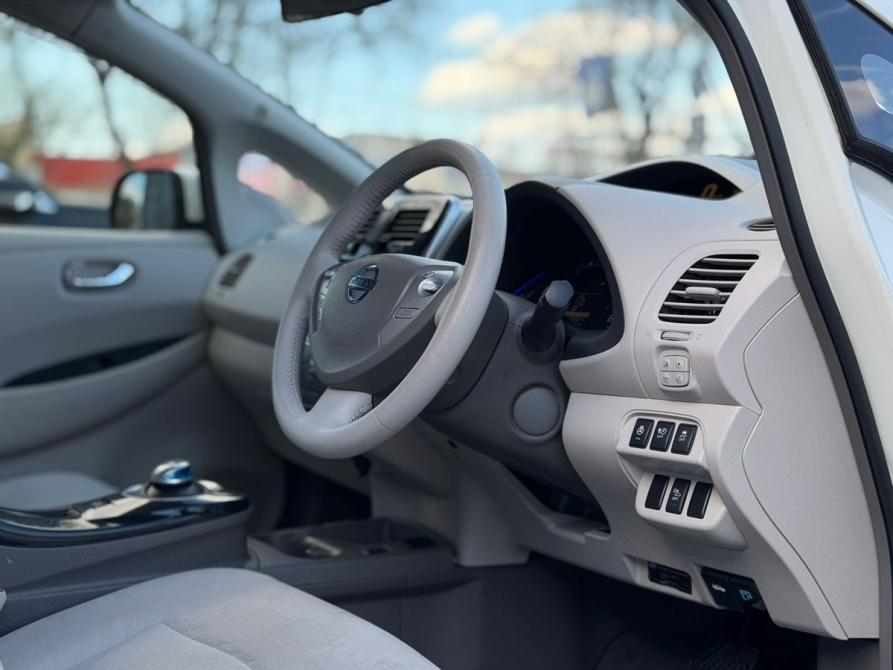 Nissan Leaf I (ZE0/AZE0) Астрахань  - изображение 14