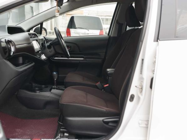 Toyota Aqua I Рестайлинг с пробегом 2016 года, цена 940 000 рублей, 178297 км, хэтчбек, Автокод Объявления