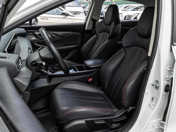 BAIC U5 Plus с пробегом 2023 года, цена 1 290 000 рублей, 47753 км, седан, Автокод Объявления