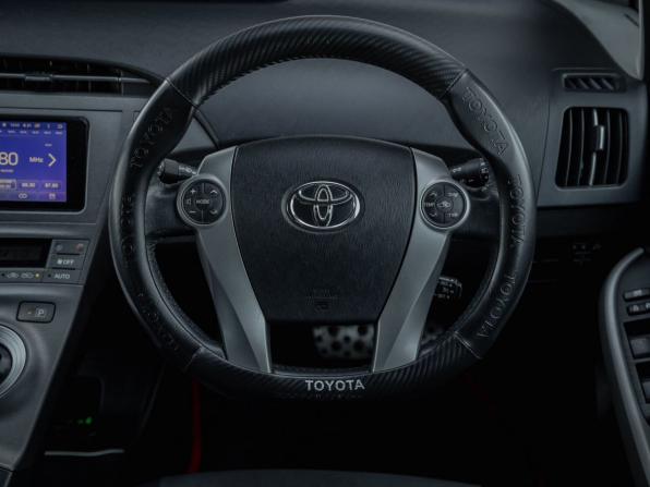 Toyota Prius III Рестайлинг (XW30) с пробегом 2013 года, цена 1 335 000 рублей, 297555 км, лифтбек, Автокод Объявления