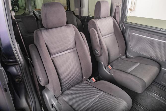Honda Stepwgn V с пробегом 2016 года, цена 1 999 000 рублей, 94000 км, минивэн, Автокод Объявления