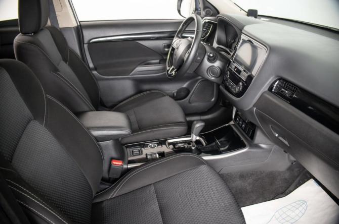 Mitsubishi Outlander III Рестайлинг 3 с пробегом 2019 года, цена 2 049 000 рублей, 161000 км, внедорожник, Автокод Объявления