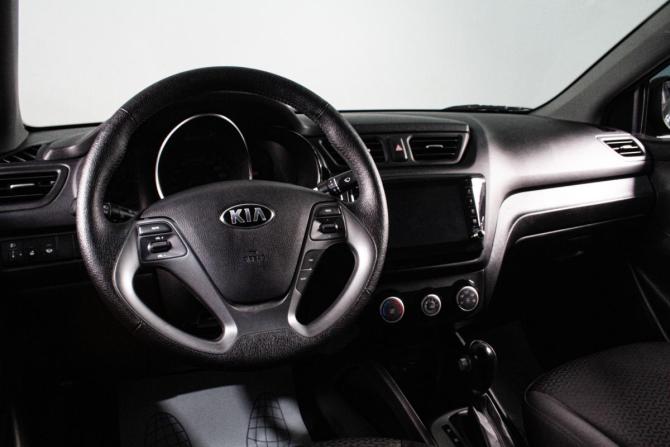 Kia Rio III Рестайлинг с пробегом 2017 года, цена 1 229 000 рублей, 86200 км, седан, Автокод Объявления