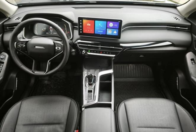 Haval Jolion I Рестайлинг 2 с пробегом 2026 года, цена 2 450 000 рублей, 3902 км, внедорожник, Автокод Объявления