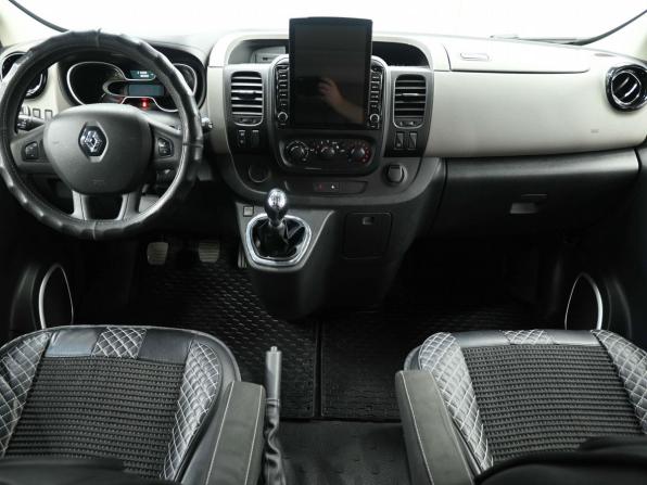 Renault Trafic III с пробегом 2015 года, цена 2 199 900 рублей, 216000 км, минивэн, Автокод Объявления