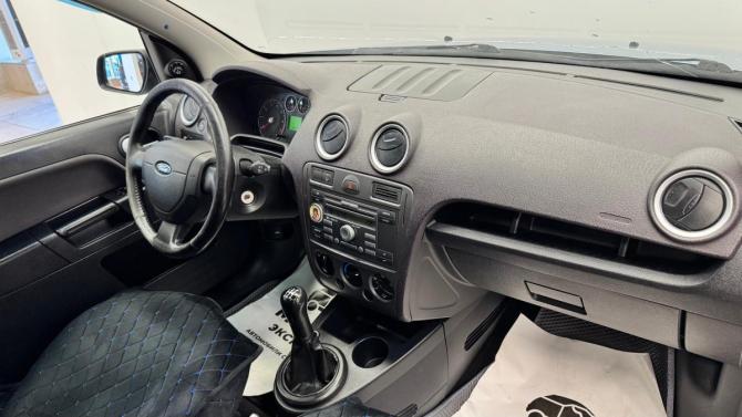 Ford Fusion I Рестайлинг с пробегом 2006 года, цена 260 000 рублей, 314000 км, хэтчбек, Автокод Объявления