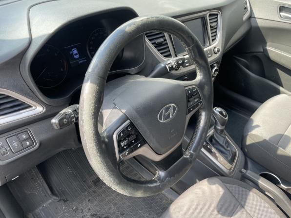 Hyundai Solaris II с пробегом 2019 года, цена 999 000 рублей, 245009 км, седан, Автокод Объявления