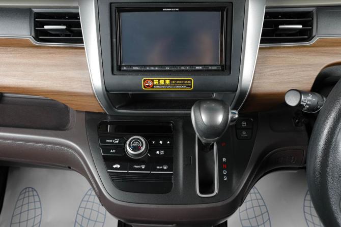 Honda Freed II Рестайлинг с пробегом 2021 года, цена 1 829 000 рублей, 101800 км, компактвэн, Автокод Объявления