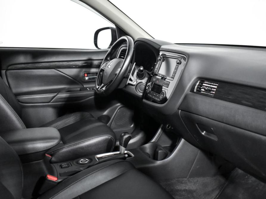 Mitsubishi Outlander III Рестайлинг 2 Санкт-Петербург  - изображение 14