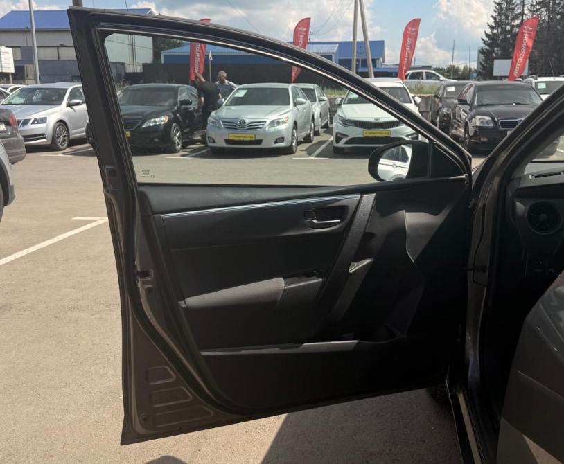 Toyota Corolla XI (E160 E170 E180) Рестайлинг 1 Альметьевск  - изображение 9
