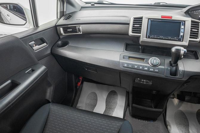 Honda Freed I Рестайлинг с пробегом 2012 года, цена 999 000 рублей, 162000 км, компактвэн, Автокод Объявления