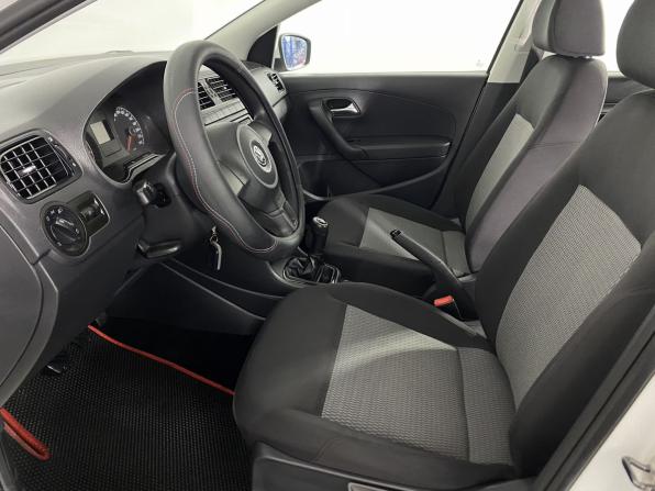 Volkswagen Polo V с пробегом 2012 года, цена 666 000 рублей, 194549 км, седан, Автокод Объявления