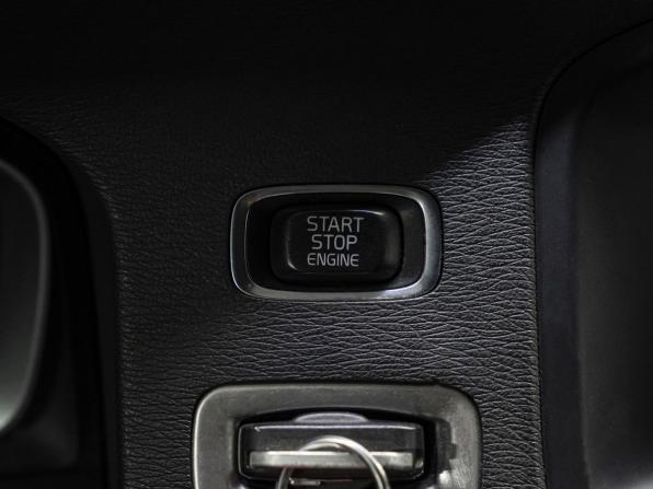 Volvo S60 II Рестайлинг с пробегом 2014 года, цена 1 379 000 рублей, 189320 км, седан, Автокод Объявления