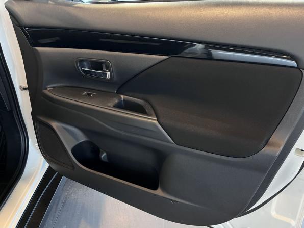 Mitsubishi Outlander III Рестайлинг 3 с пробегом 2022 года, цена 2 990 000 рублей, 46782 км, внедорожник, Автокод Объявления