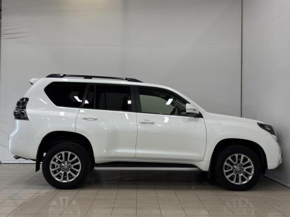 Toyota Land Cruiser Prado 150 Series Рестайлинг 1 с пробегом 2017 года, цена 3 769 000 рублей, 233451 км, внедорожник, Автокод Объявления