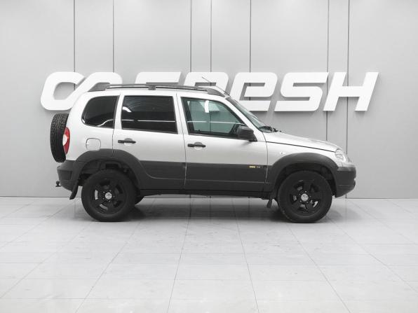 Chevrolet Niva I Рестайлинг с пробегом 2017 года, цена 744 070 рублей, 77197 км, внедорожник, Автокод Объявления