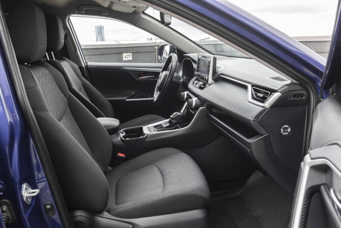 Toyota RAV4 V (XA50) с пробегом 2021 года, цена 3 888 000 рублей, 70230 км, внедорожник, Автокод Объявления