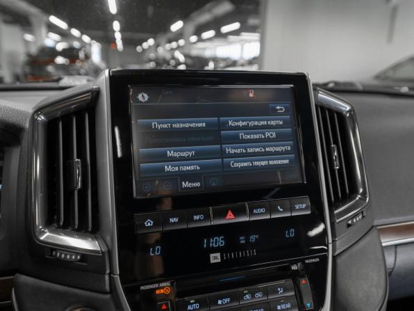 Toyota Land Cruiser 200 Series Рестайлинг 2 с пробегом 2018 года, цена 6 790 000 рублей, 240208 км, внедорожник, Автокод Объявления