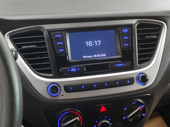 Hyundai Solaris II с пробегом 2018 года, цена 1 230 000 рублей, 74725 км, седан, Автокод Объявления