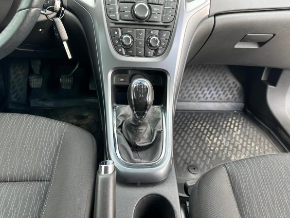 Opel Astra J Рестайлинг с пробегом 2014 года, цена 999 000 рублей, 81157 км, хэтчбек, Автокод Объявления