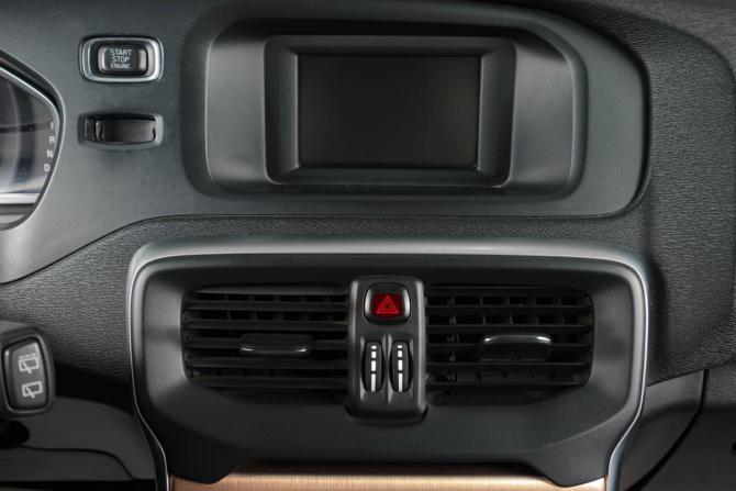 Volvo V40 II с пробегом 2014 года, цена 1 089 000 рублей, 240000 км, хэтчбек, Автокод Объявления