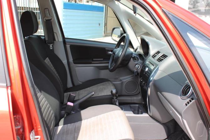 Suzuki SX4 I (Classic) Рестайлинг с пробегом 2010 года, цена 649 000 рублей, 215000 км, хэтчбек, Автокод Объявления