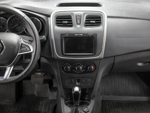 Renault Logan II Рестайлинг с пробегом 2019 года, цена 997 000 рублей, 102492 км, седан, Автокод Объявления