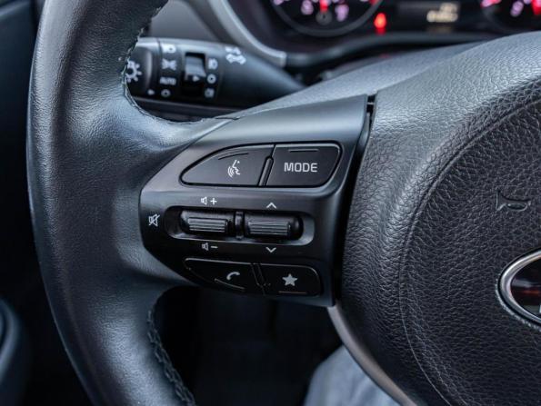 Kia Rio IV Рестайлинг с пробегом 2021 года, цена 1 740 000 рублей, 81999 км, хэтчбек, Автокод Объявления