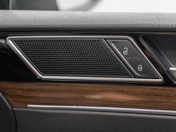 Volkswagen Passat B8 с пробегом 2016 года, цена 1 990 000 рублей, 67150 км, седан, Автокод Объявления